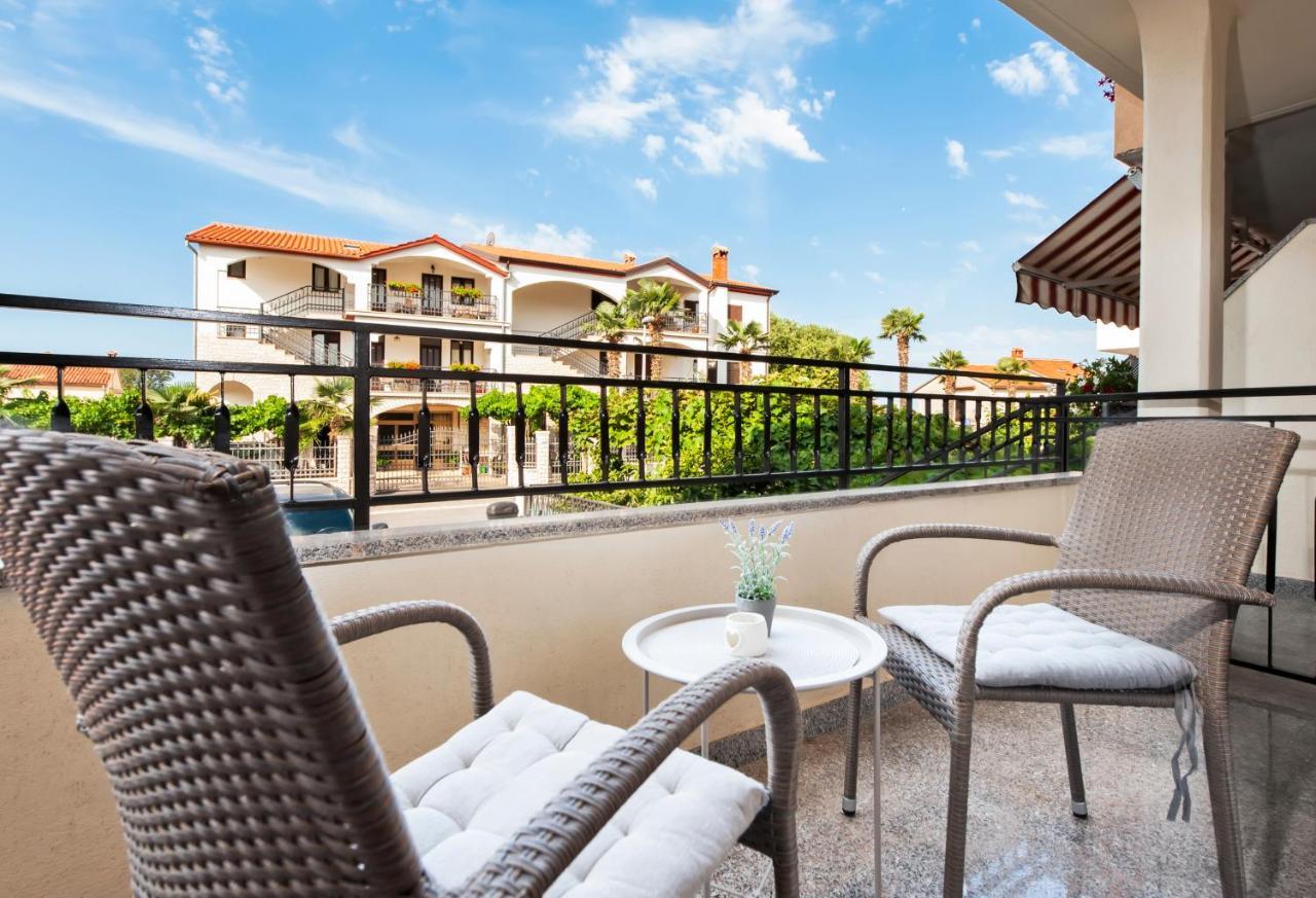 Apartments Sanja-New Renovated Ровинь Экстерьер фото