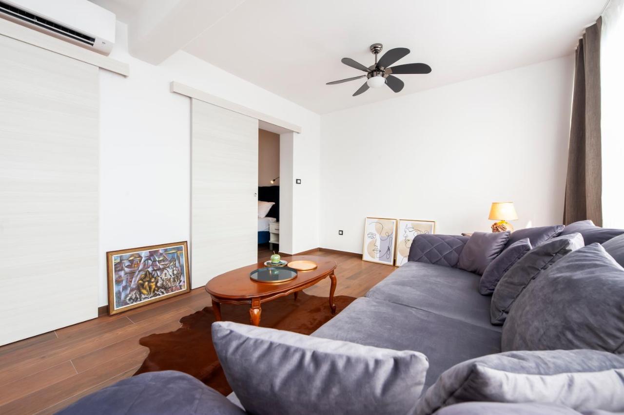Apartments Sanja-New Renovated Ровинь Экстерьер фото