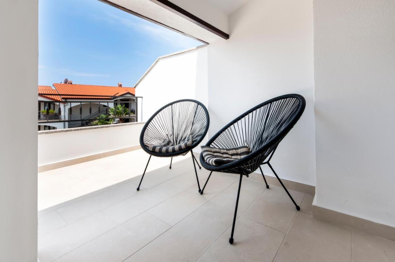 Apartments Sanja-New Renovated Ровинь Экстерьер фото