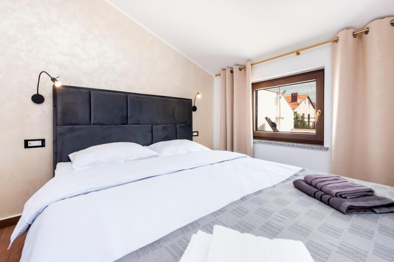 Apartments Sanja-New Renovated Ровинь Экстерьер фото