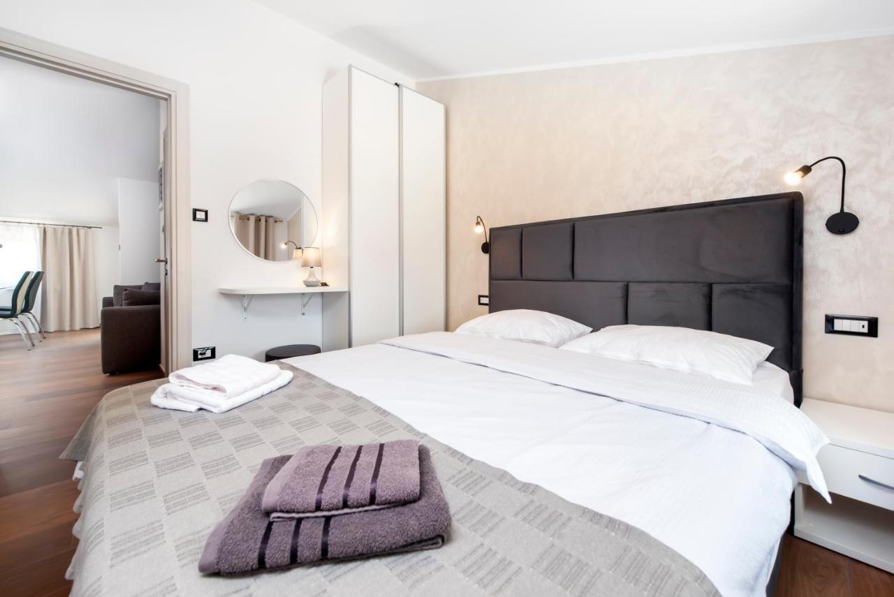 Apartments Sanja-New Renovated Ровинь Экстерьер фото