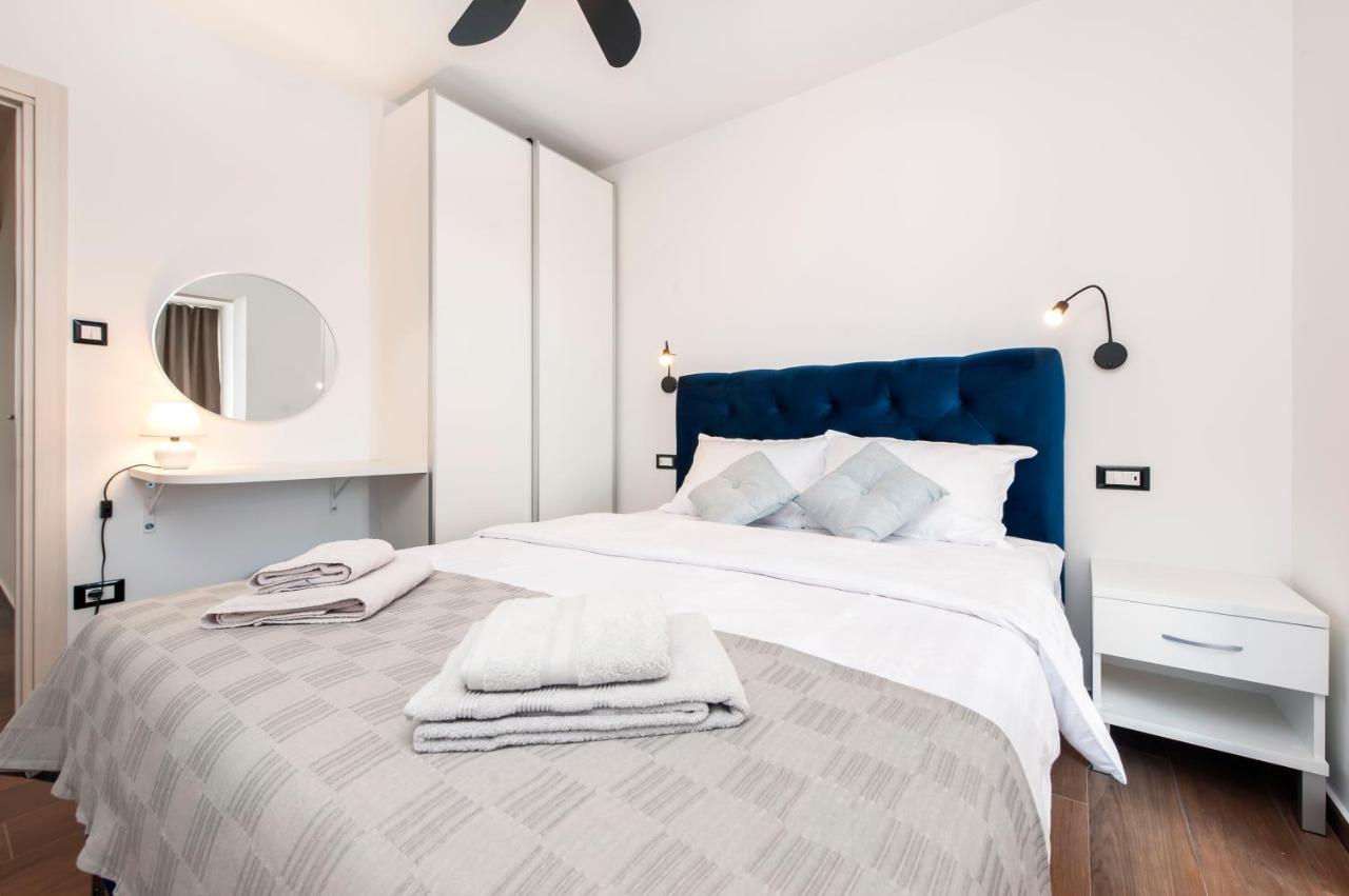 Apartments Sanja-New Renovated Ровинь Экстерьер фото