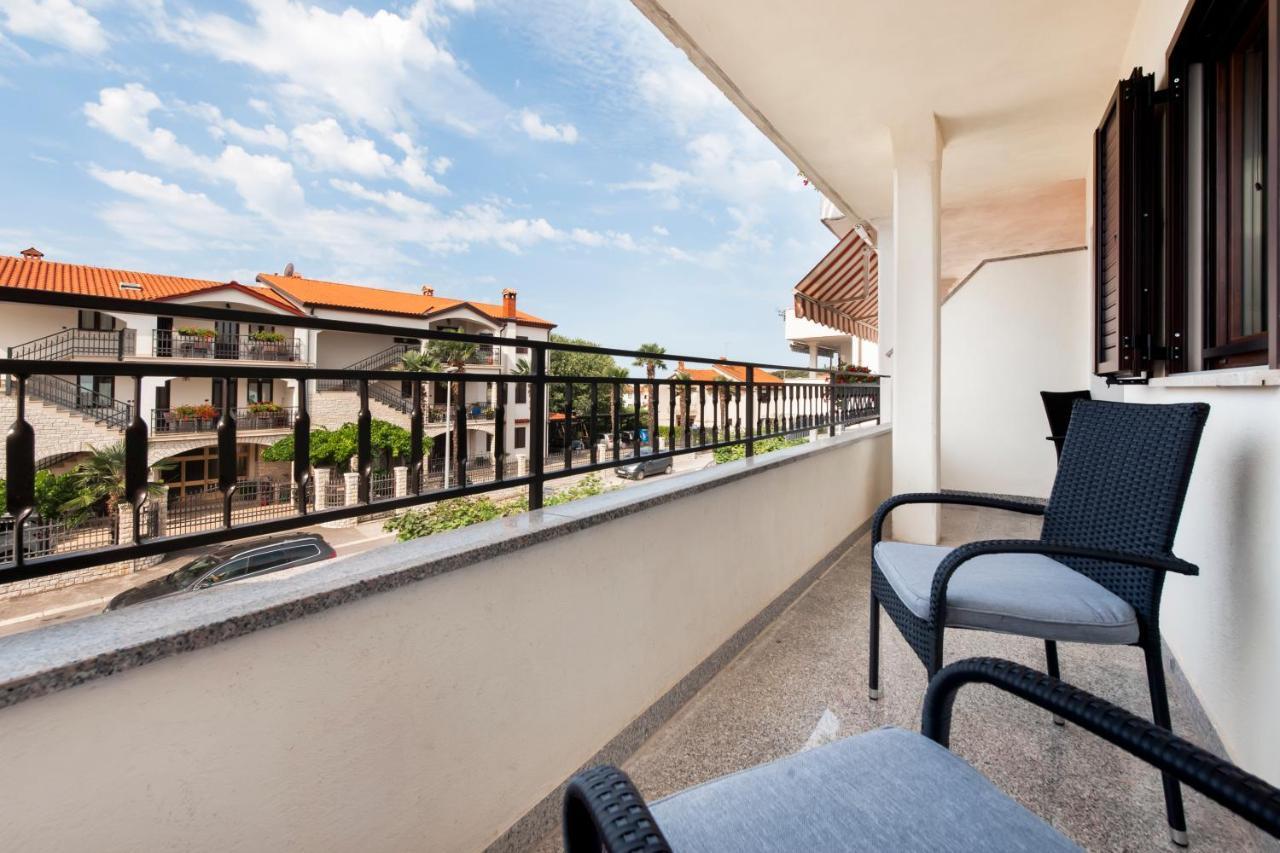 Apartments Sanja-New Renovated Ровинь Экстерьер фото