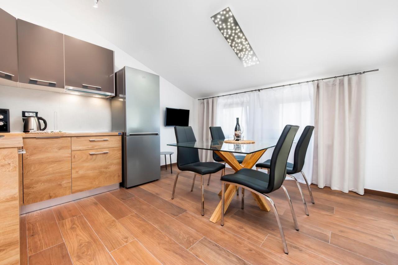 Apartments Sanja-New Renovated Ровинь Экстерьер фото
