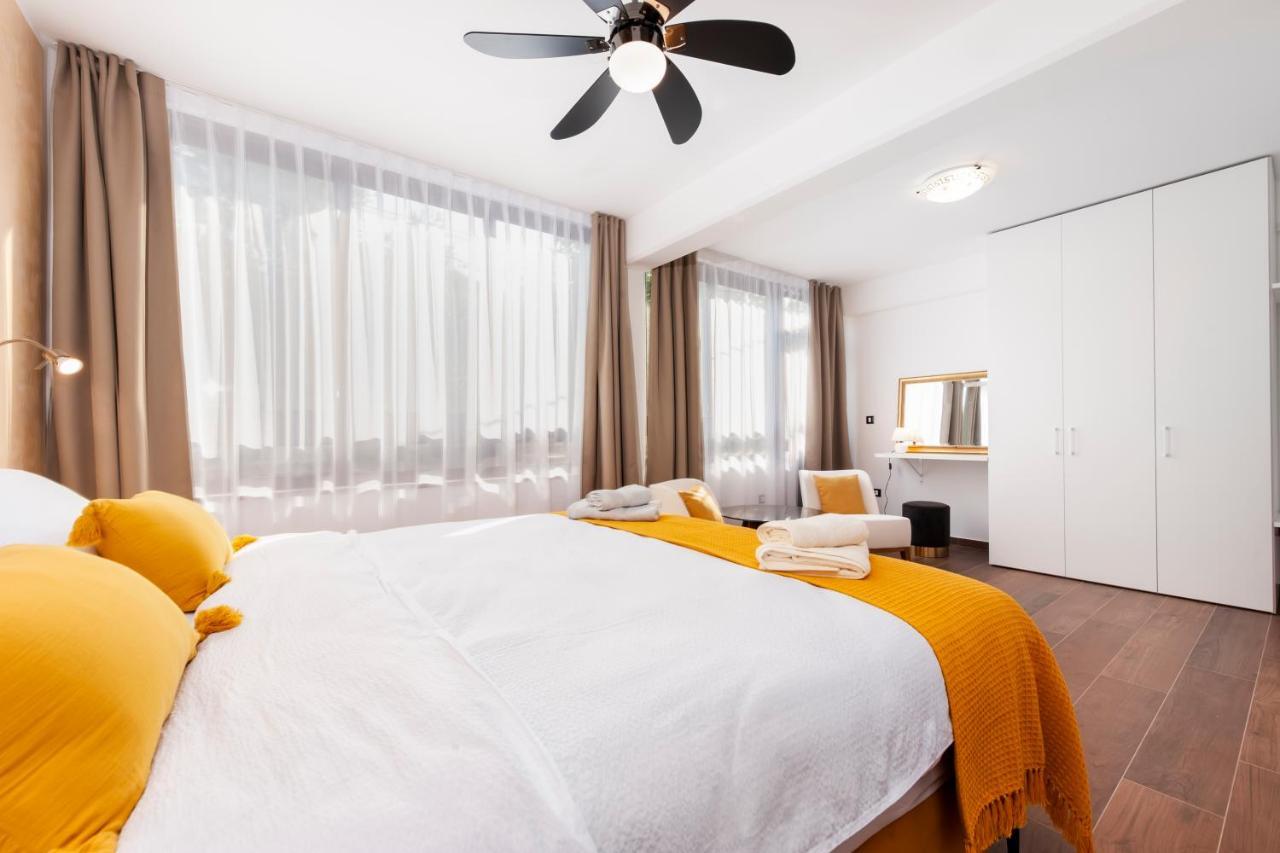 Apartments Sanja-New Renovated Ровинь Экстерьер фото