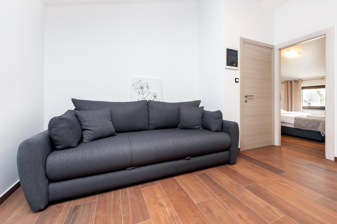Apartments Sanja-New Renovated Ровинь Экстерьер фото